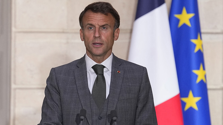 France : discours de Macron sur la nouvelle loi sur l’immigration – démission du ministre de la Santé acceptée