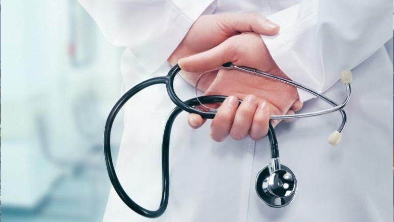 Mετανάστευση νέων ιατρών: Aπό εθνική απώλεια σε ευκαιρία επαναπατρισμού