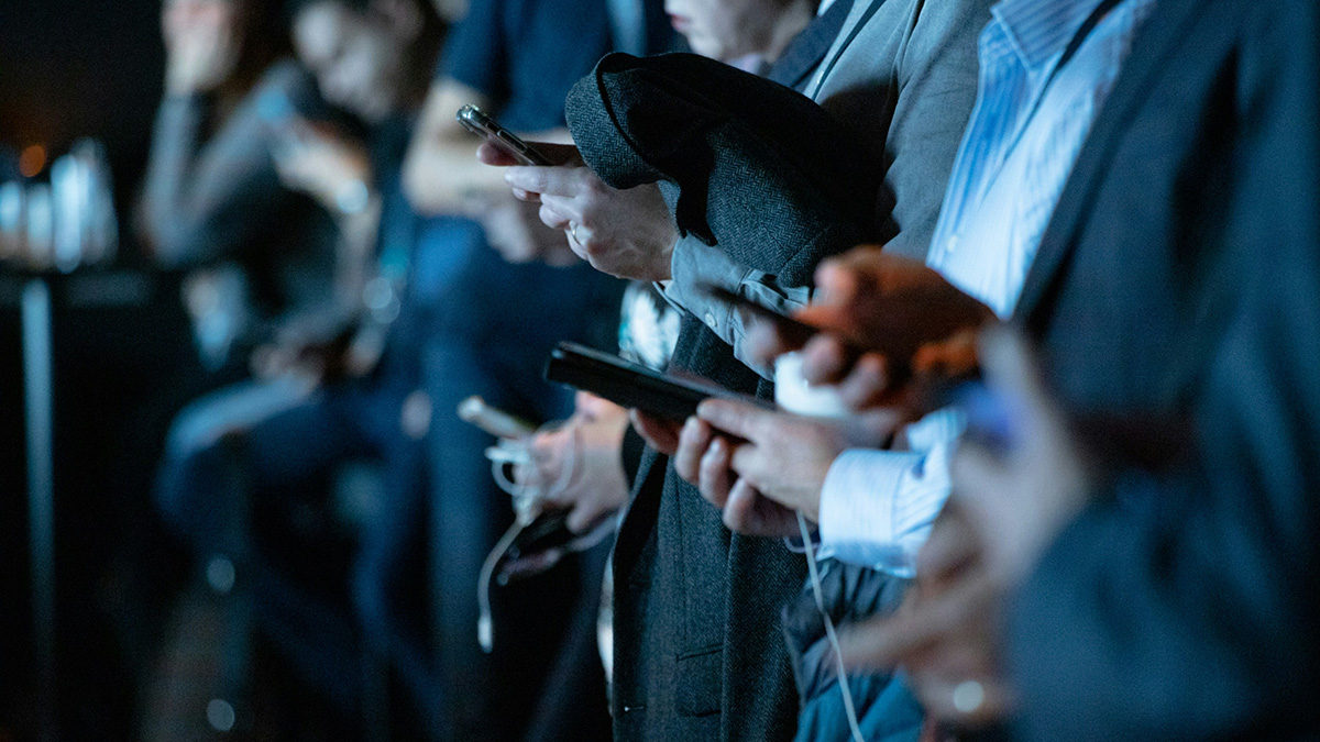 Η Σουηδία θέλει να απαγορεύσει το smartphone στα παιδιά κάτω