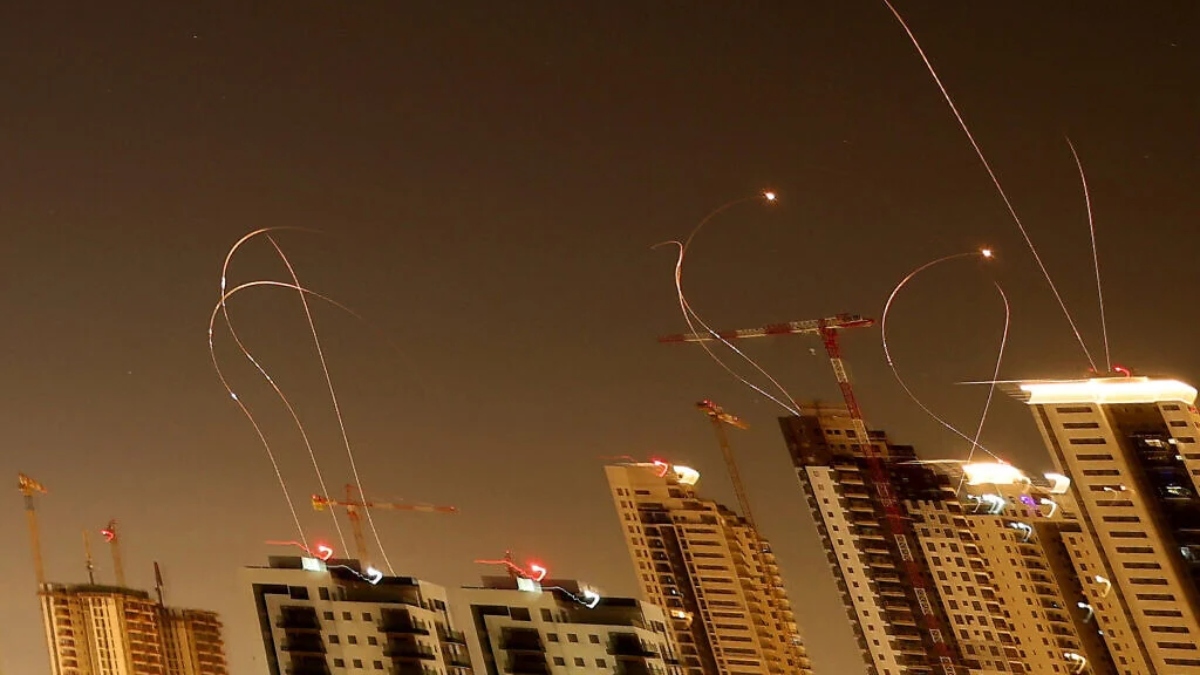 LIVE: Σφοδρές εκρήξεις στο Ισραήλ