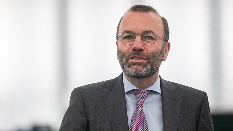 Βέμπερ: «Τον τόνο στην AfD τον δίνουν οι νεοναζί»