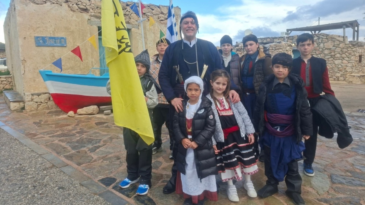 Η Γαύδος «δανείζεται» παιδιά από την Αθήνα για την παρέλαση