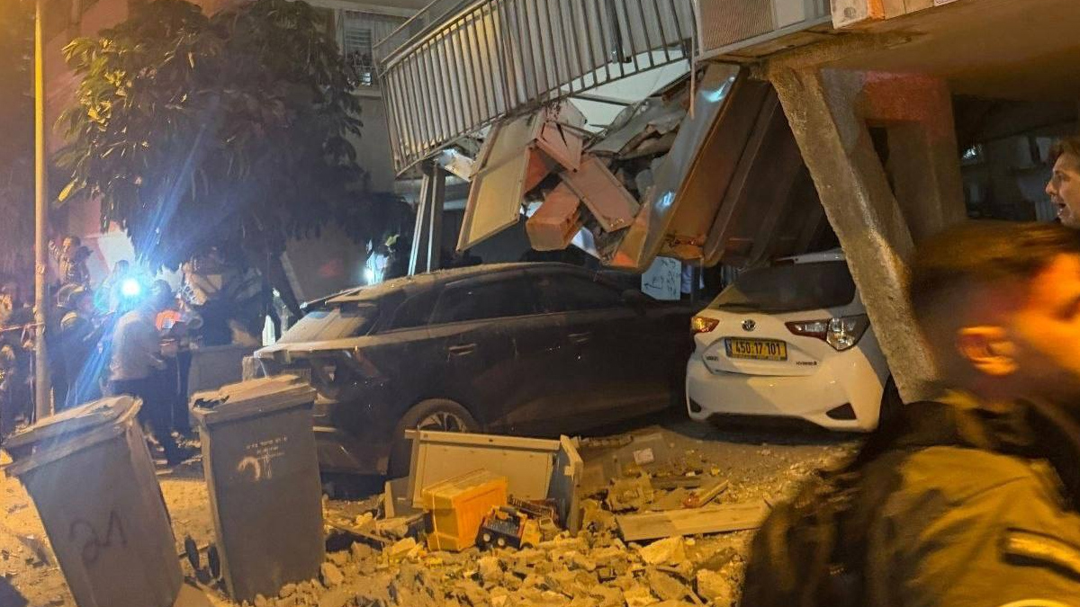 Ιρανική βόμβα διασποράς έπληξε την πόλη Μπνέι Μπρακ του Ισραήλ