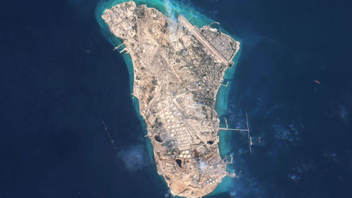 Το Ιράν ενισχύει τις αμυντικές εγκαταστάσεις του νησιού Χαργκ