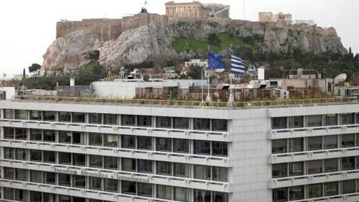 «Χάνουν στροφές» τα κρατικά έσοδα από φόρους