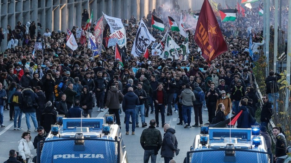 Ρώμη: Έντονη διαμαρτυρία από χιλιάδες διαδηλωτές εναντίον του πολέμου
