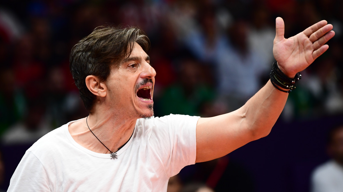 «Θα φταίω αν σε κάνω να μην περπατήσεις στον Πειραιά;»