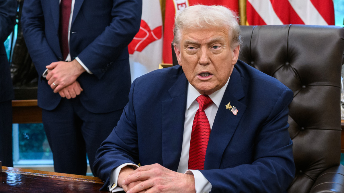 Τραμπ: «Βλέπει συμφωνία» μετά το χάος στη Μέση Ανατολή