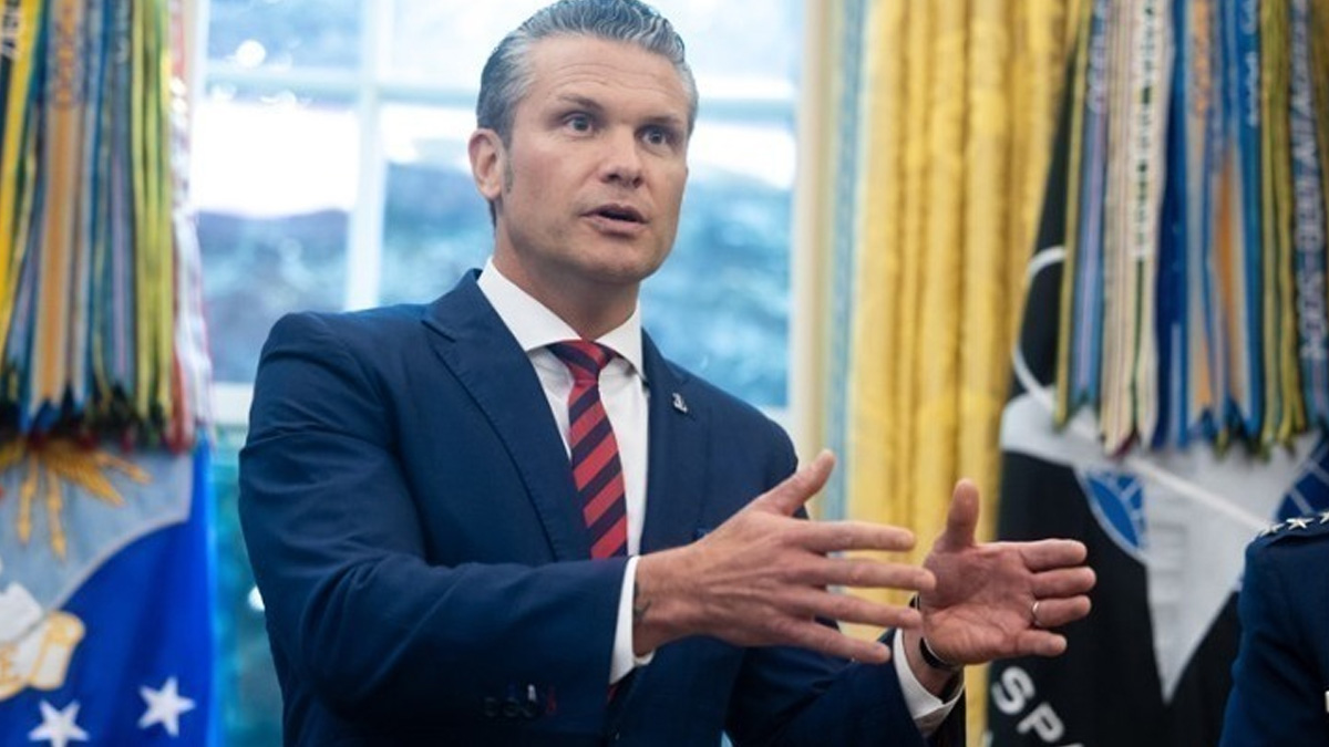 Financial Times: Αντιπρόσωπος του Χέγκσεθ επεδίωξε επενδύσεις στην αμυντική βιομηχανία πριν την επίθεση στο Ιράν