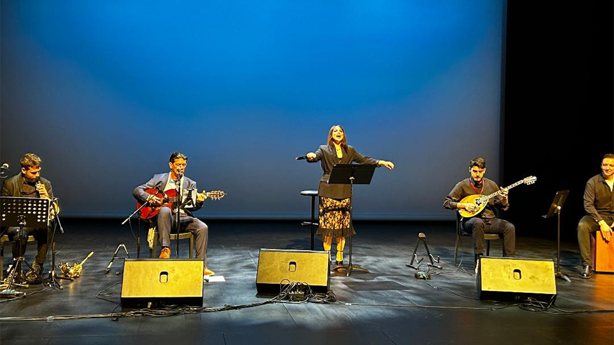 Η ερμηνεύτρια Αναΐς Βάθη αναβίωσε το παλιό καλό ελληνικό τραγούδι στη βόρεια Γαλλία