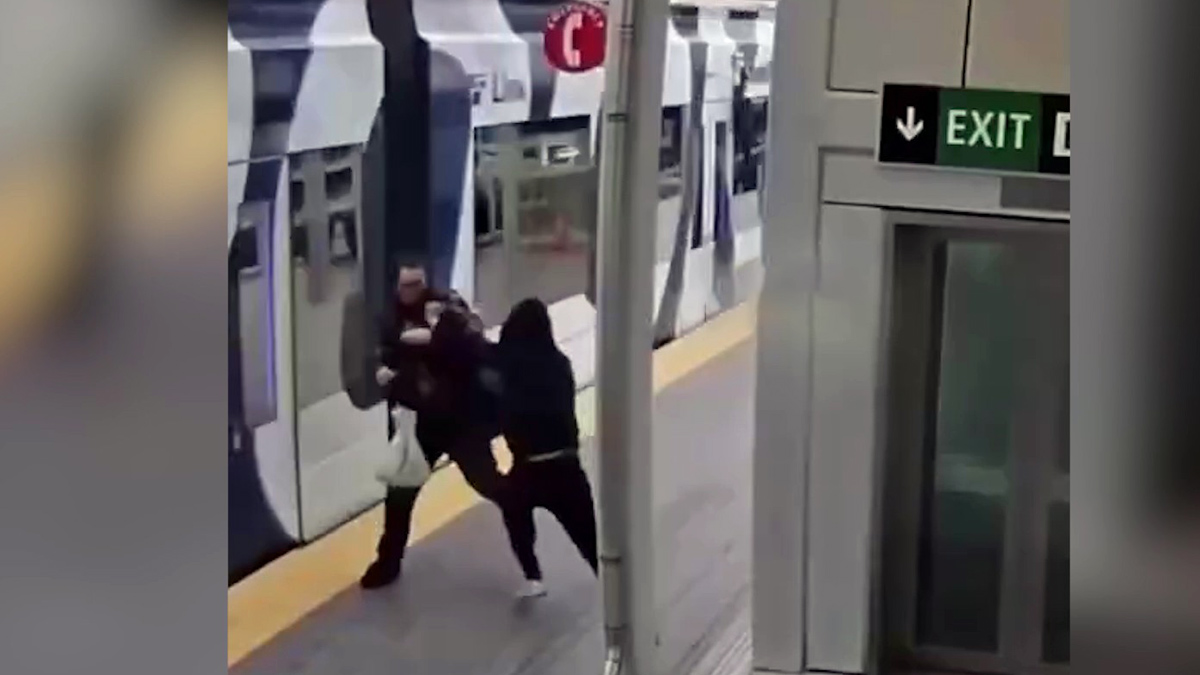 Τον έσπρωξε πάνω σε τρένο που ερχόταν