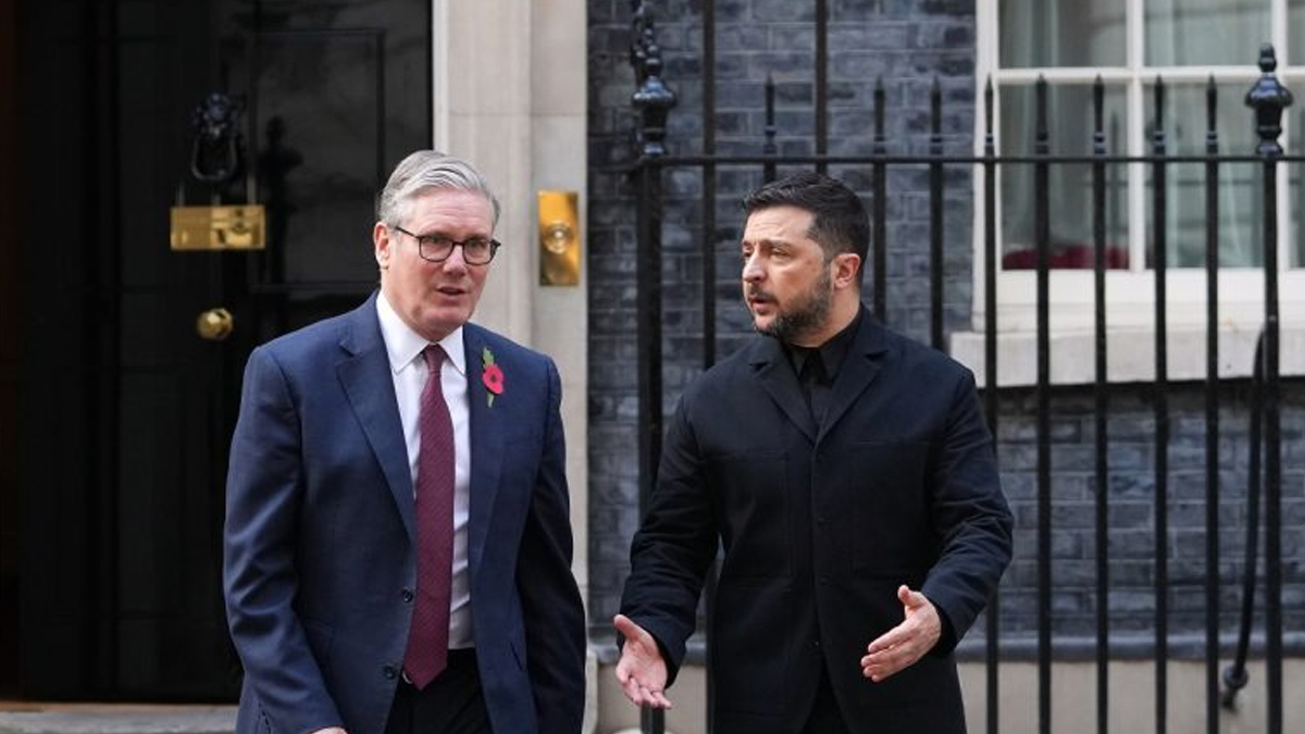 Τηλεφωνική επικοινωνία Στάρμερ – Ζελένσκι