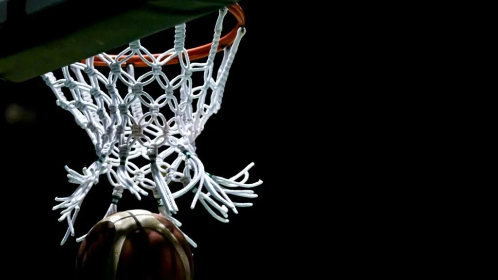 Γνωστός ράπερ αφήνει τη μουσική και πατάει… παρκέ στην Κίνα