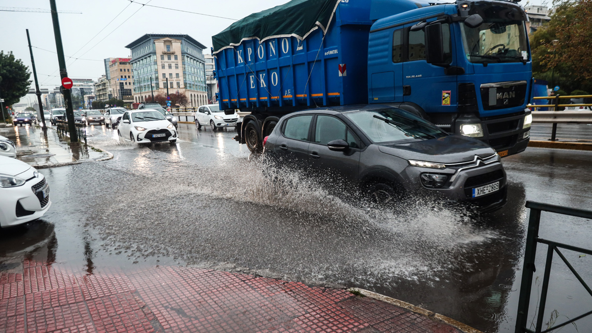 Κυκλοφοριακό χάος στους δρόμους της Αττικής λόγω κακοκαιρίας
