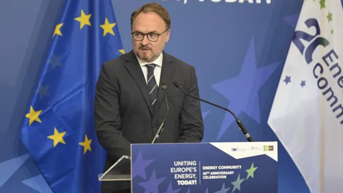 Ε.Ε.: Εξετάζει δελτίο στα καύσιμα λόγω του πολέμου στον Περσικό Κόλπο