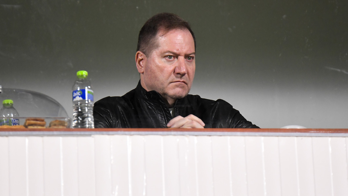 ΑΕΛ: O Νταβέλης έβγαλε στη… σέντρα τους παίκτες