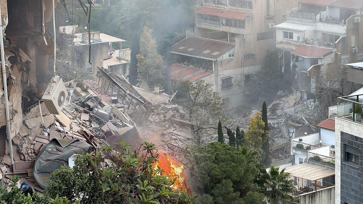 Κινδυνεύει να καταρρεύσει πολυκατοικία στη Χάιφα που χτυπήθηκε από ιρανικό πύραυλο