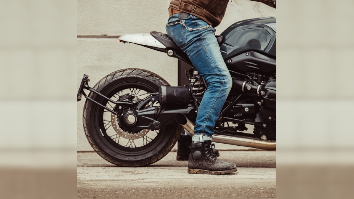 Παντελόνι Revit Carlin SK, ένα τζιν με ενισχύσεις για στυλ και προστασία επάνω στη μοτοσυκλέτα