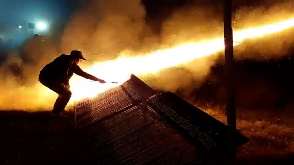 Χιλιάδες ρουκέτες στον ουρανό της Χίου