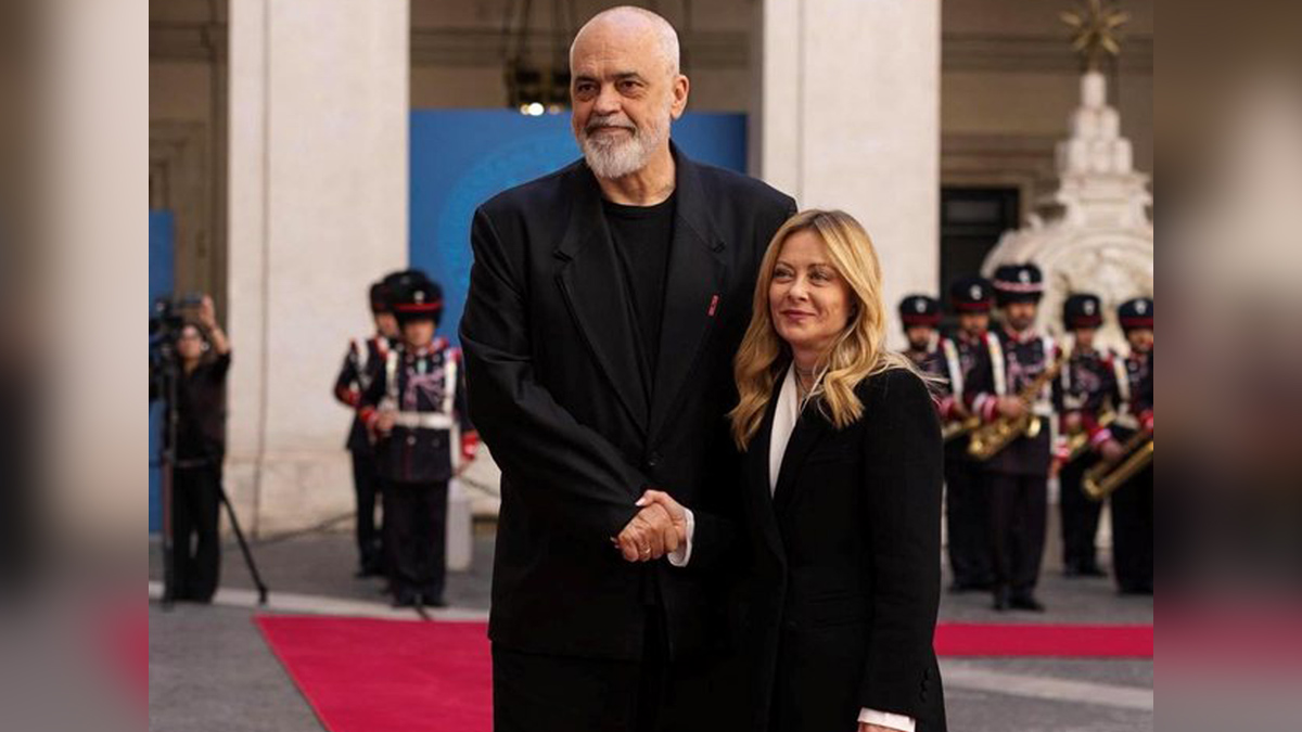 Ο Ράμα γονάτισε μπροστά στη Μελόνι