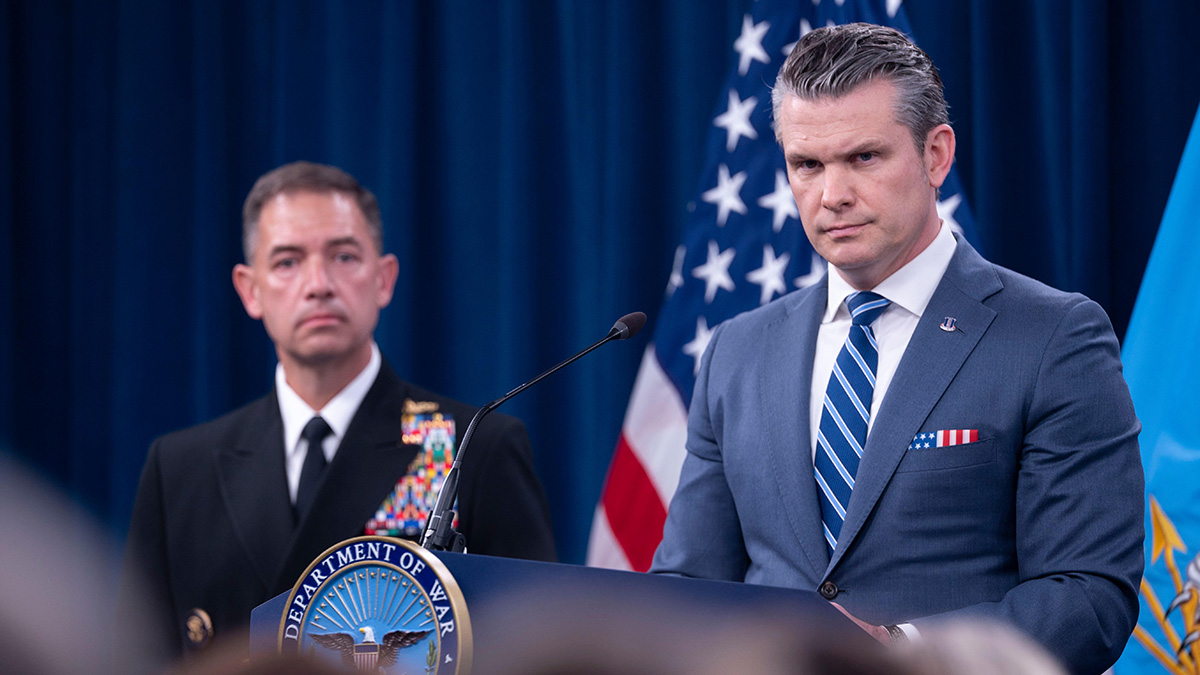 Προσευχή από το «Pulp Fiction» διάβασε ο Χέγκσεθ