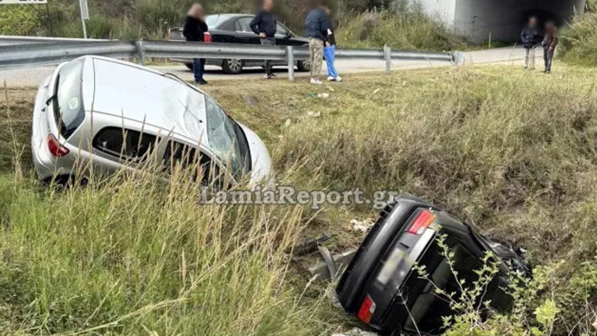 Μετωπική σύγκρουση οχημάτων πριν τη Λαμία