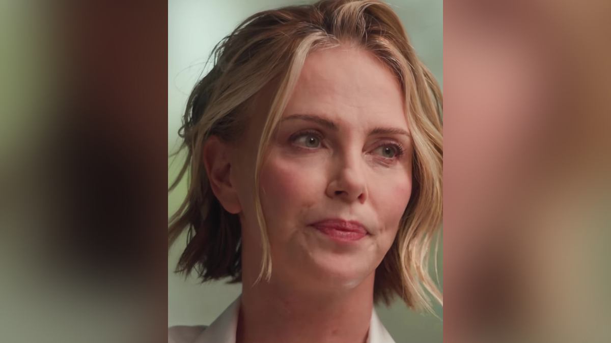 Η Σαρλίζ Θερόν μιλά για τη νύχτα που η μητέρα της σκότωσε τον πατέρα της