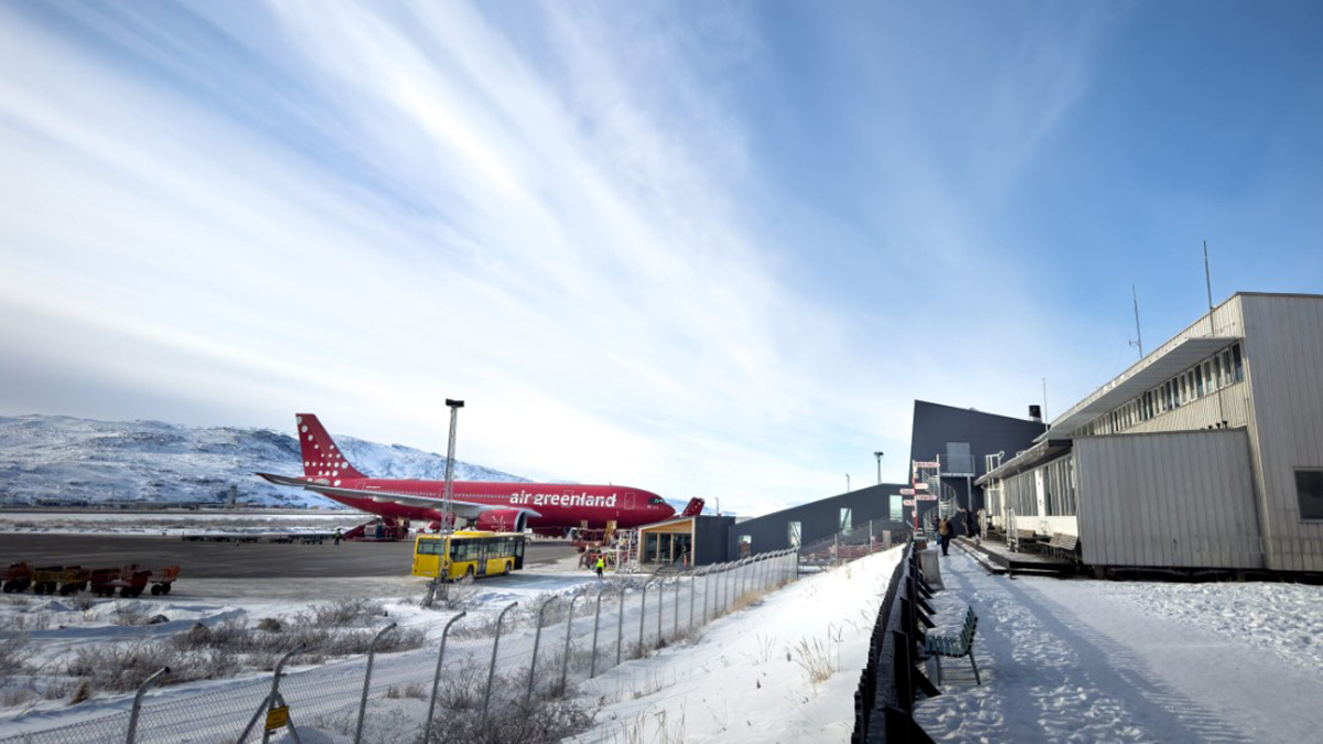 Εκκενώθηκε το αεροδρόμιο της Γροιλανδίας μετά από απειλή για βόμβα