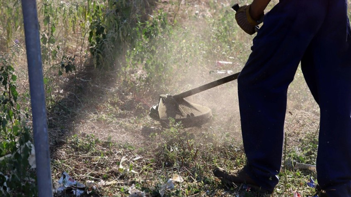 Νέοι κανόνες και πρόστιμα για τα ακαθάριστα οικόπεδα