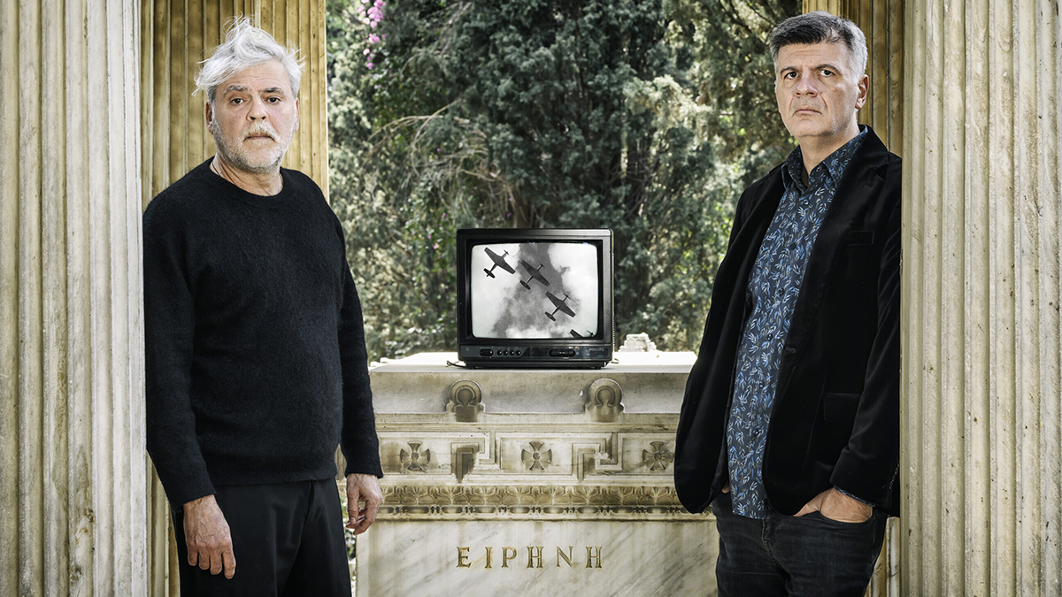 Πρώτες φωτογραφίες από την «Ειρήνη» του Νίκου Καραθάνου και του Φοίβου Δεληβοριά