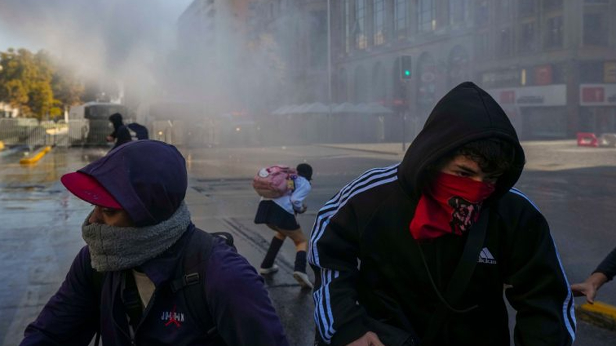 Χιλή: Φοιτητές διαδηλώνουν κατά των περικοπών στην Παιδεία