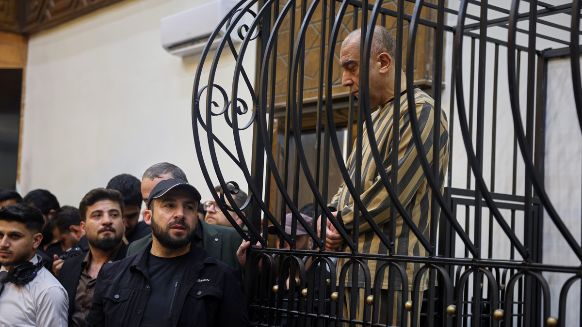 Συρία: Συγγενής του Άσαντ δικάζεται για «εγκλήματα κατά της ανθρωπότητας»