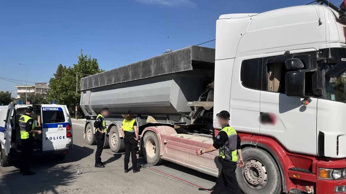 Σαρωτικοί έλεγχοι της ΕΛ.ΑΣ σε φορτηγά – 972 παραβάσεις