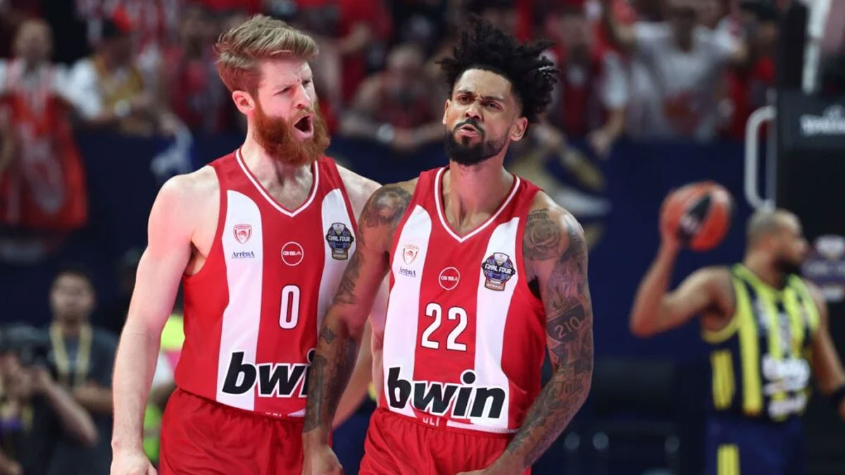 Πανάξια στον τελικό ο Ολυμπιακός, 79-61 τη Φενέρ