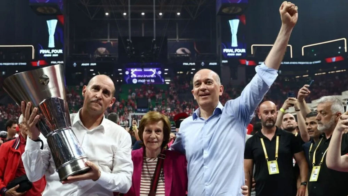 Αγγελόπουλοι: «Aφιερωμένο στον πατέρα μας»