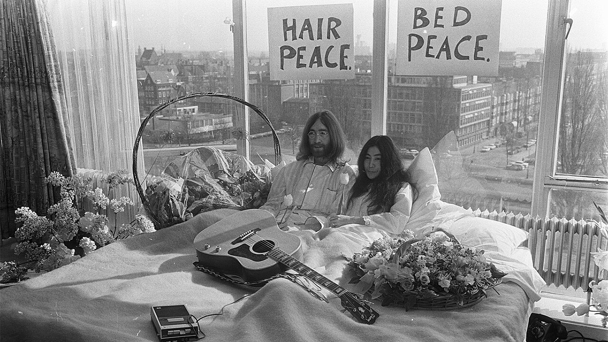 Bed-In: Όταν ο Τζον Λένον και η Γιόκο Όνο μετέτρεψαν ένα κρεβάτι ξενοδοχείου σε μανιφέστο ειρήνης