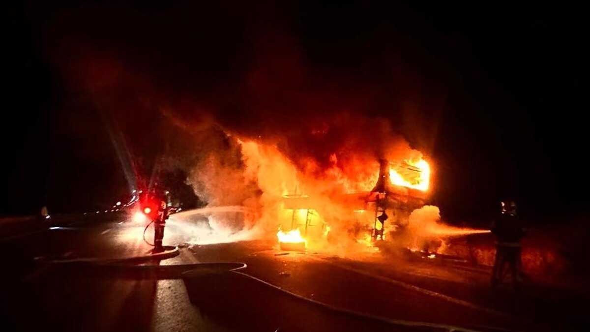 Τουρκία: Λεωφορείο τυλίχθηκε στις φλόγες – Οκτώ νεκροί και 33 τραυματίες