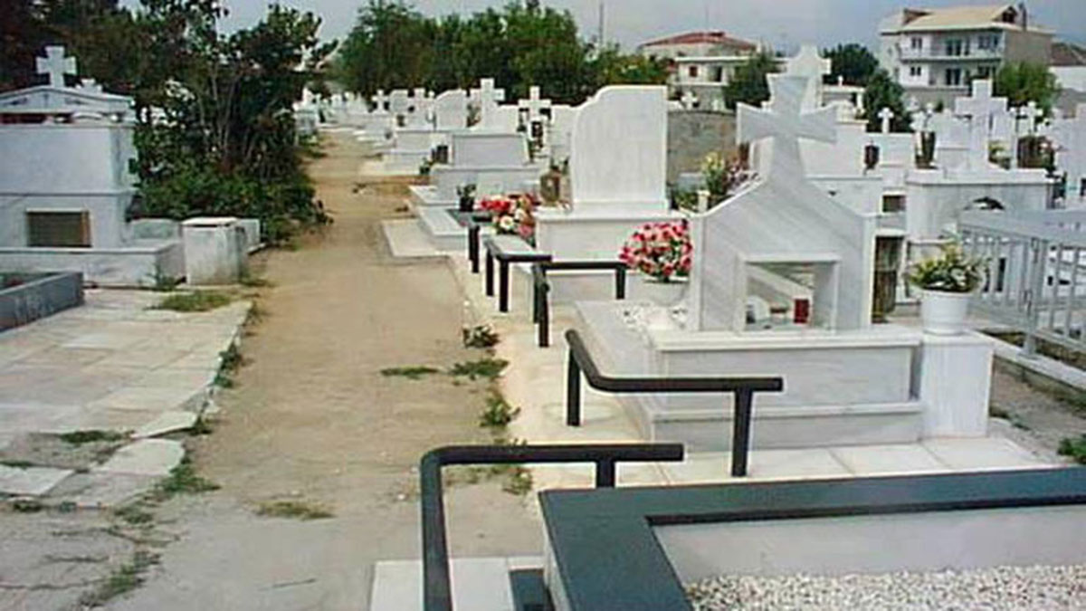 Σύλληψη άνδρα για κλοπές στο νεκροταφείο Ζωγράφου