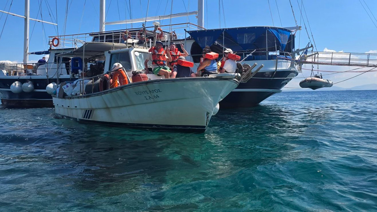 Προσάραξη τουριστικού σκάφους με 21 επιβαίνοντες στην Αίγινα