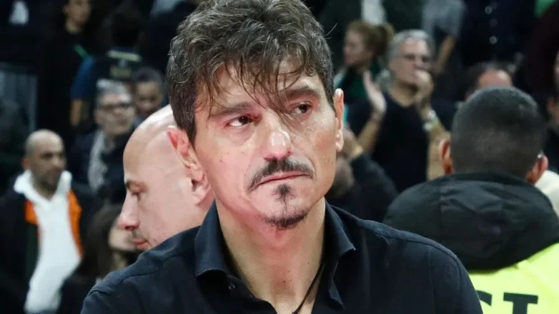 Γιαννακόπουλος: «Πως θα νιώσετε αν σας βρίζουν την