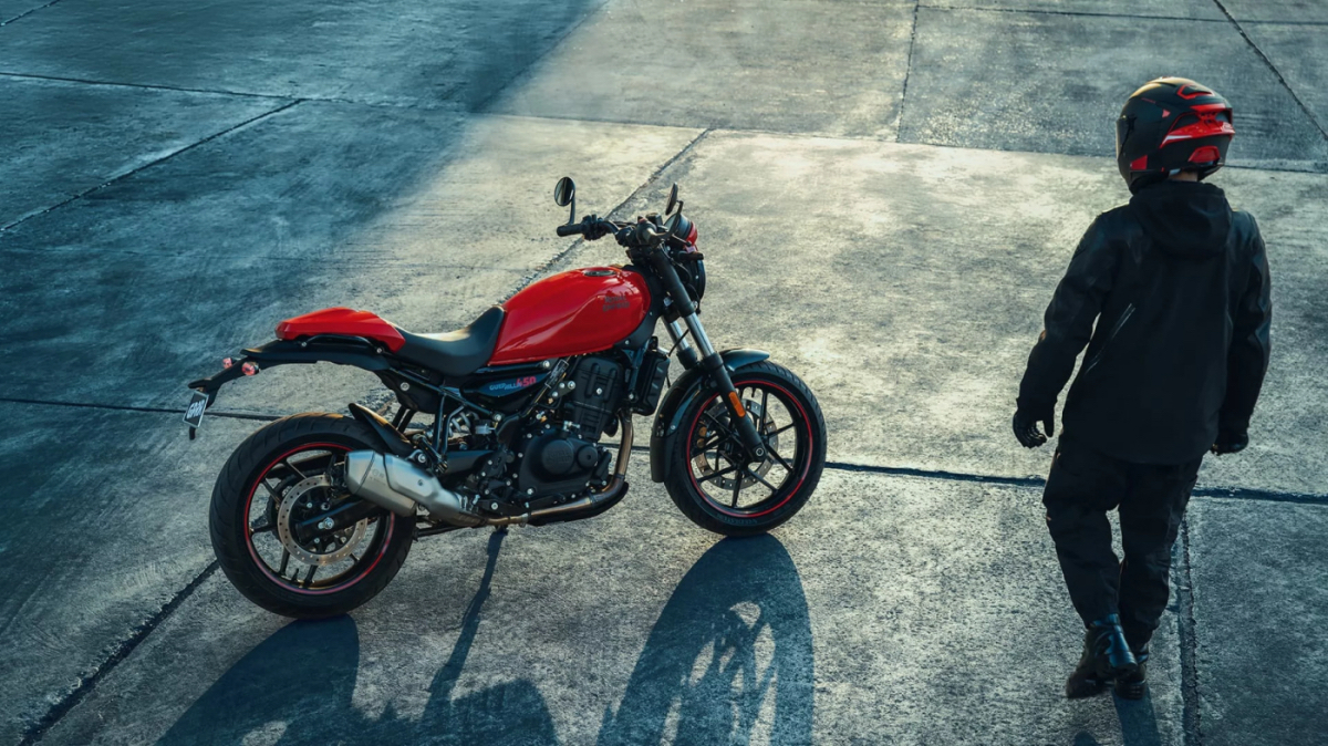 Η Guerrilla 450 Apex ανεβάζει επίπεδο στο roadster μοντέλο τ