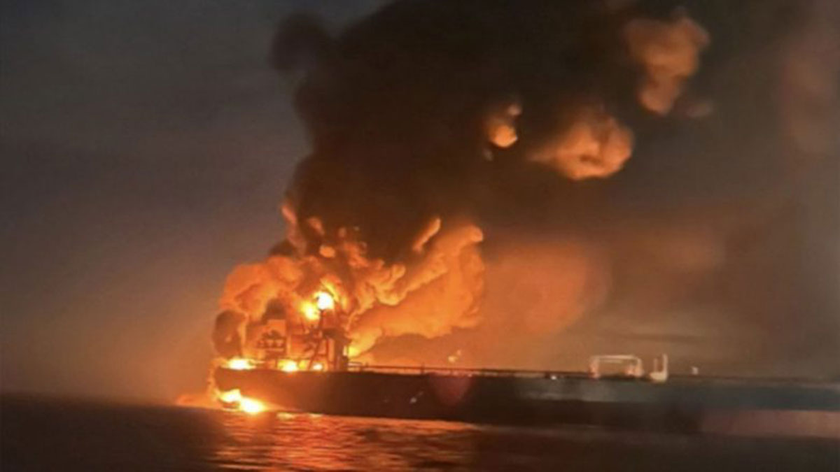 Πλήγμα σε δεξαμενόπλοιο στα Στενά του Ορμούζ