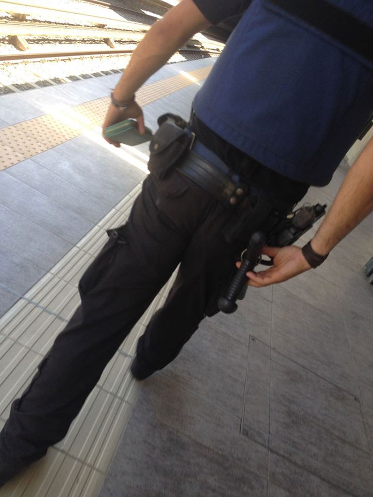 Ο αστυνομικός που συνέλαβε την νούμερο 2 της σπείρας. Η Πολιτεία την άφησε ελεύθερη λίγες ώρες αργότερα