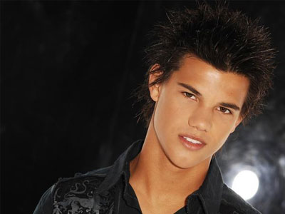 Action hero ο Taylor Lautner