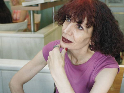 Ζυράννα Ζατέλη:”έζησα γράφοντας και χωρίς κινητό”