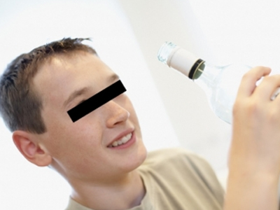 «Πότισε» τσίπουρα τον 5χρονο γιο της