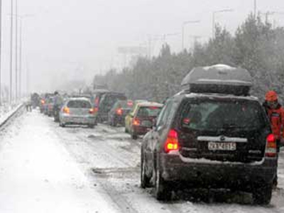 Με αλυσίδες η κυκλοφορία στα Τρίκαλα