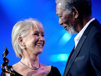 Παρέλαβε το βραβείο της δια χειρός Morgan Freeman